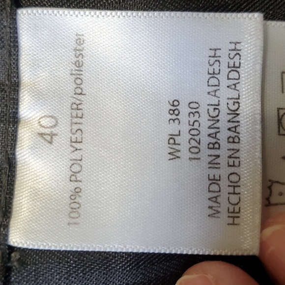 HAGGAR, dark plaid mens shorts, size 40, stretch waist. 100% polyester. - Picture 6 of 10